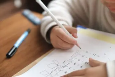 【５歳・６歳児ママ必見】通常学級に入れることが発達障害児にとって最善か？